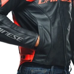 Dainese Racing 4 Perf. Motorjas 15 Dainese Racing 4 Perf. Motorjas -Motoraccessoires 025088 131 7 Dainese Racing 4 Leather Jacket Perf